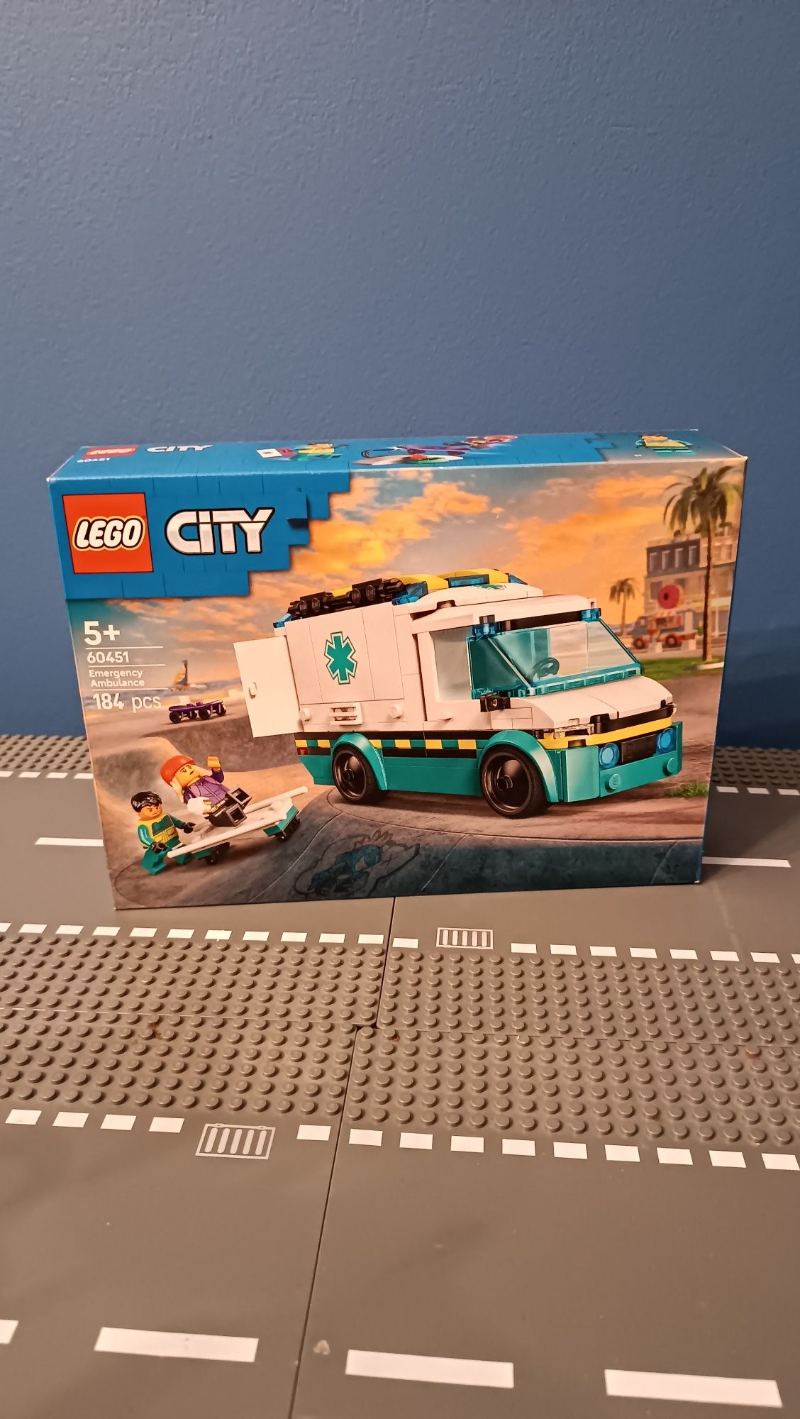 LEGO 60451 karetka pogotowia - emergency ambulance
