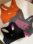Топ для спорту Nike