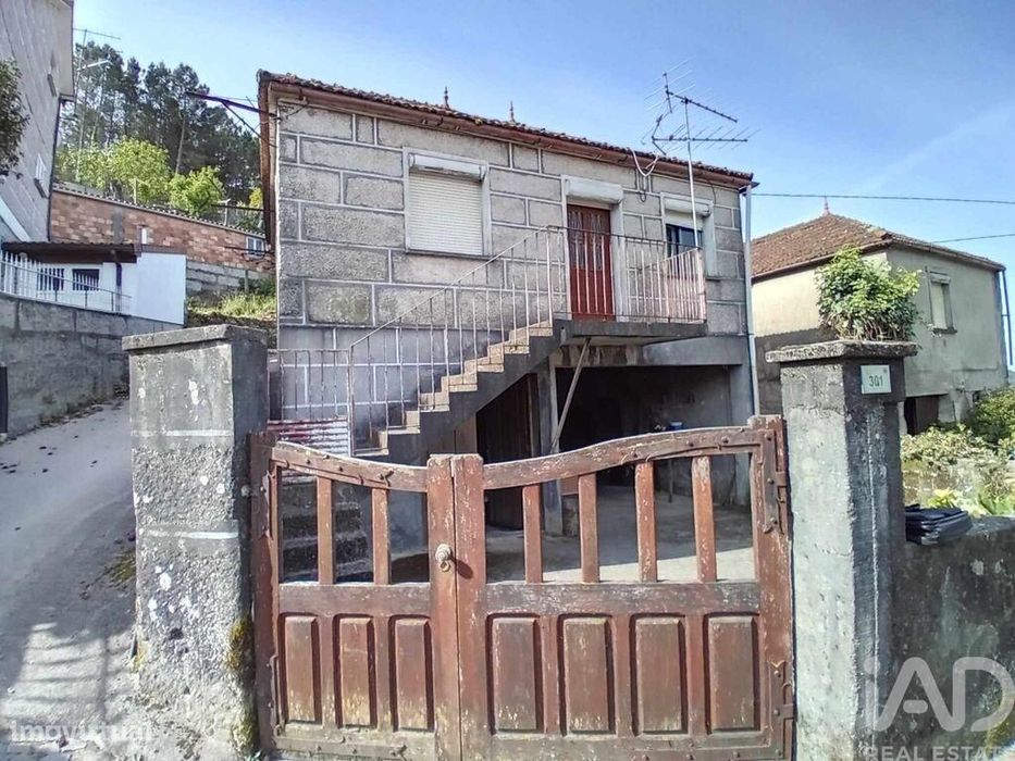 Casa de aldeia T2 em Parada do Monte e Cubalhão de 156,00 m2