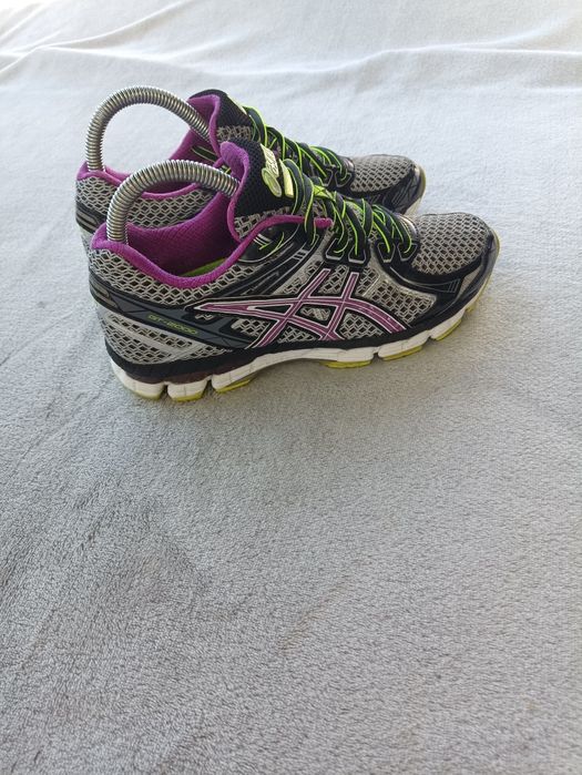 Женские кроссовки беговые ASICS р37