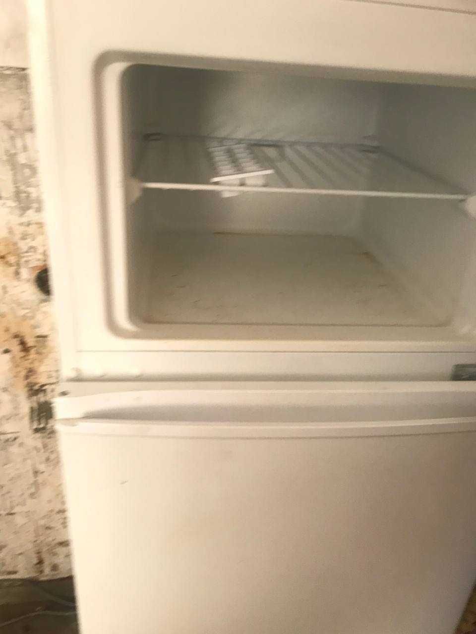 холодильник elenberg TMF 143