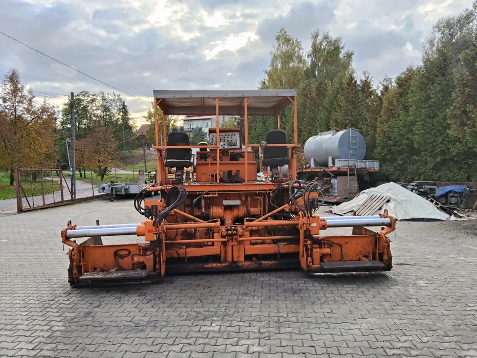 Rozściełacz kołowy do asfaltu