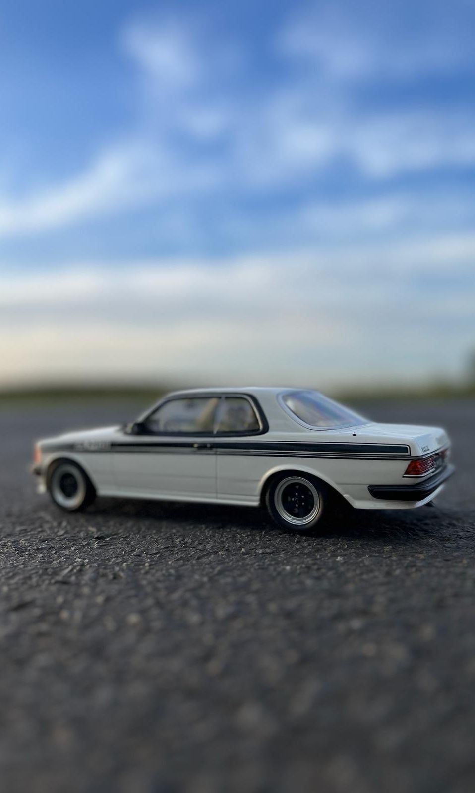 Mercedes W123 AMG 280CE. Ottomobile 1:18