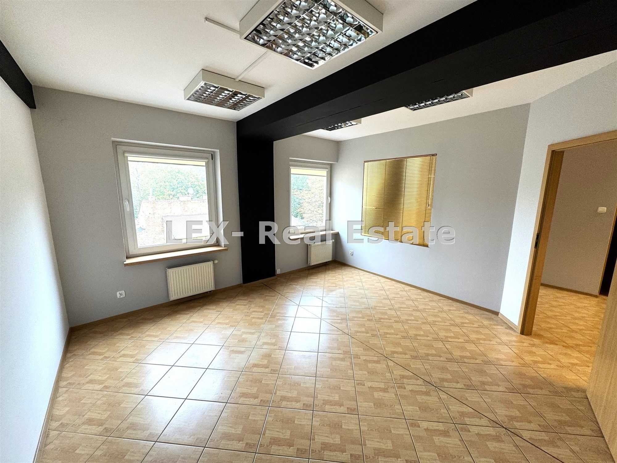 Do wynajęcia lokal biurowy 41 m2 w ścisłym centrum Pruszkowa.