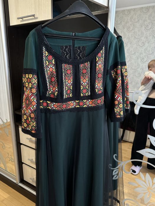 Вишита сукня , плаття