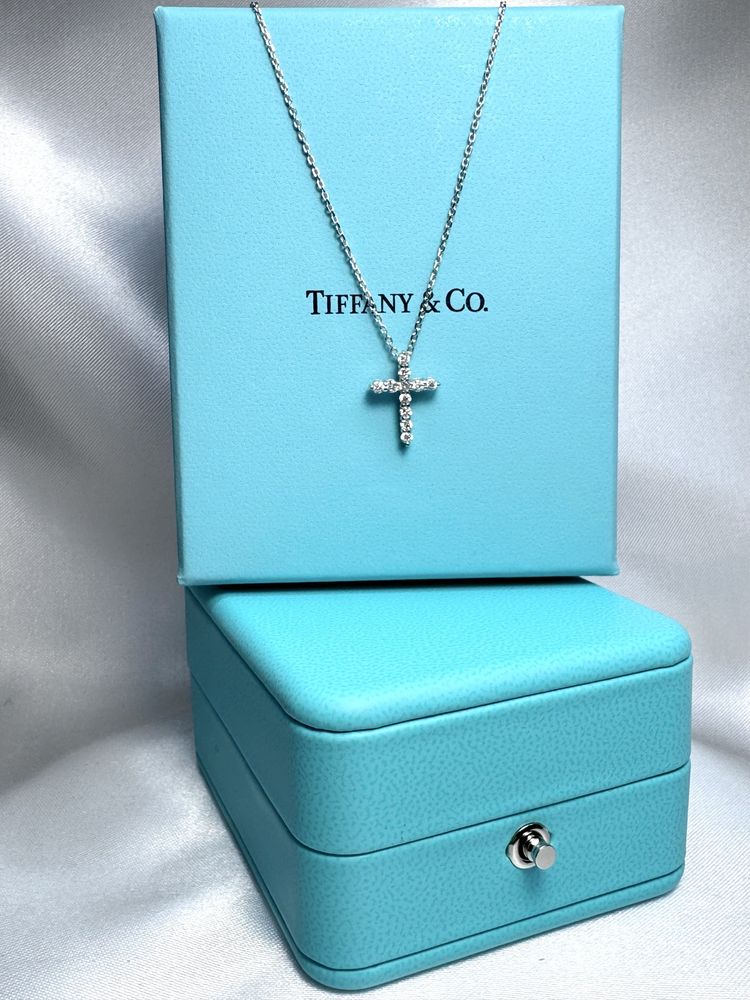 Золотий хрестик з діамантами у стилі Tiffany на ланцюжку
