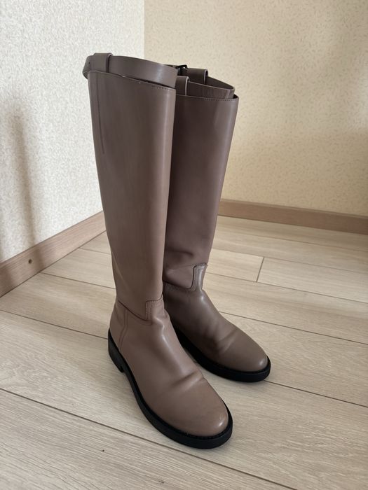 Жіночі сапоги Estro