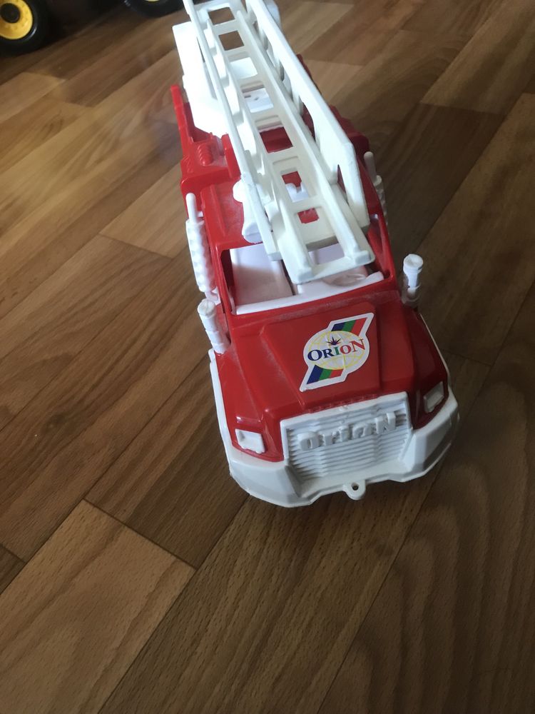Дитяча іграшка пожежна машина