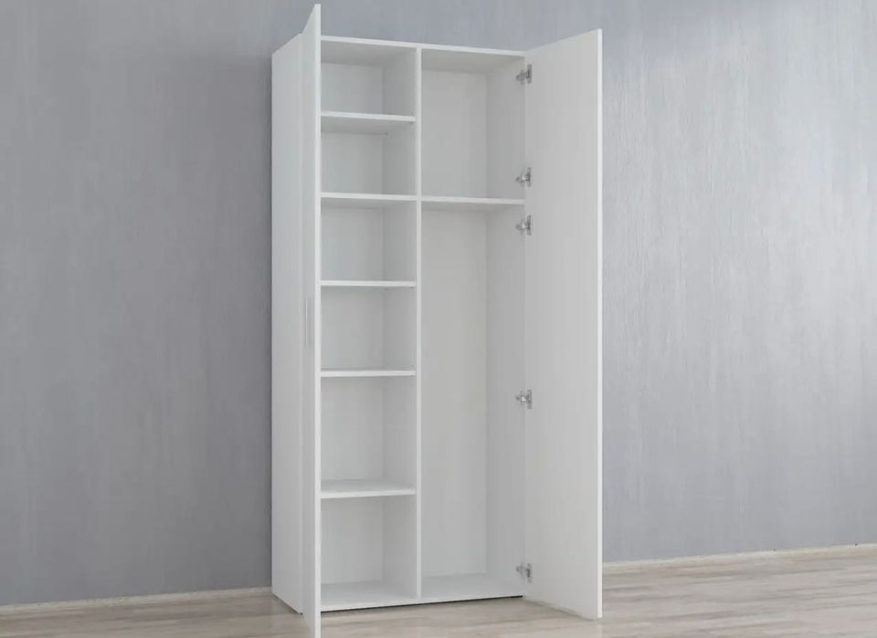 Шафа для одягу або інших предметів