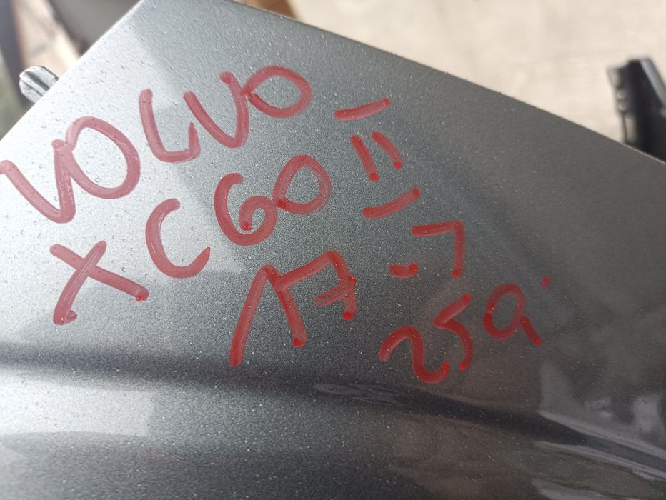 Volvo XC60 II 2 17- zderzak przedni przód skorupa poszycie orginał ład
