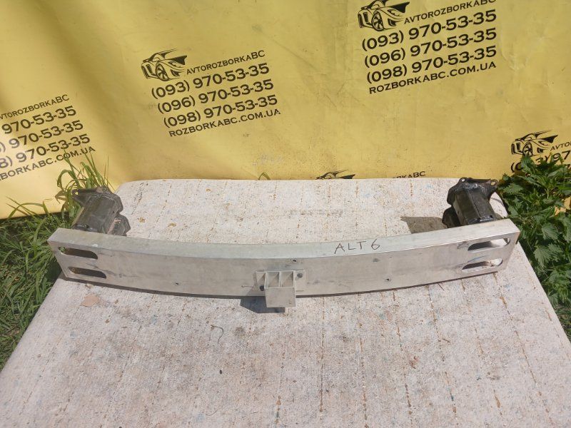 Усилитель бампера Nissan Altima 2019 Перед.