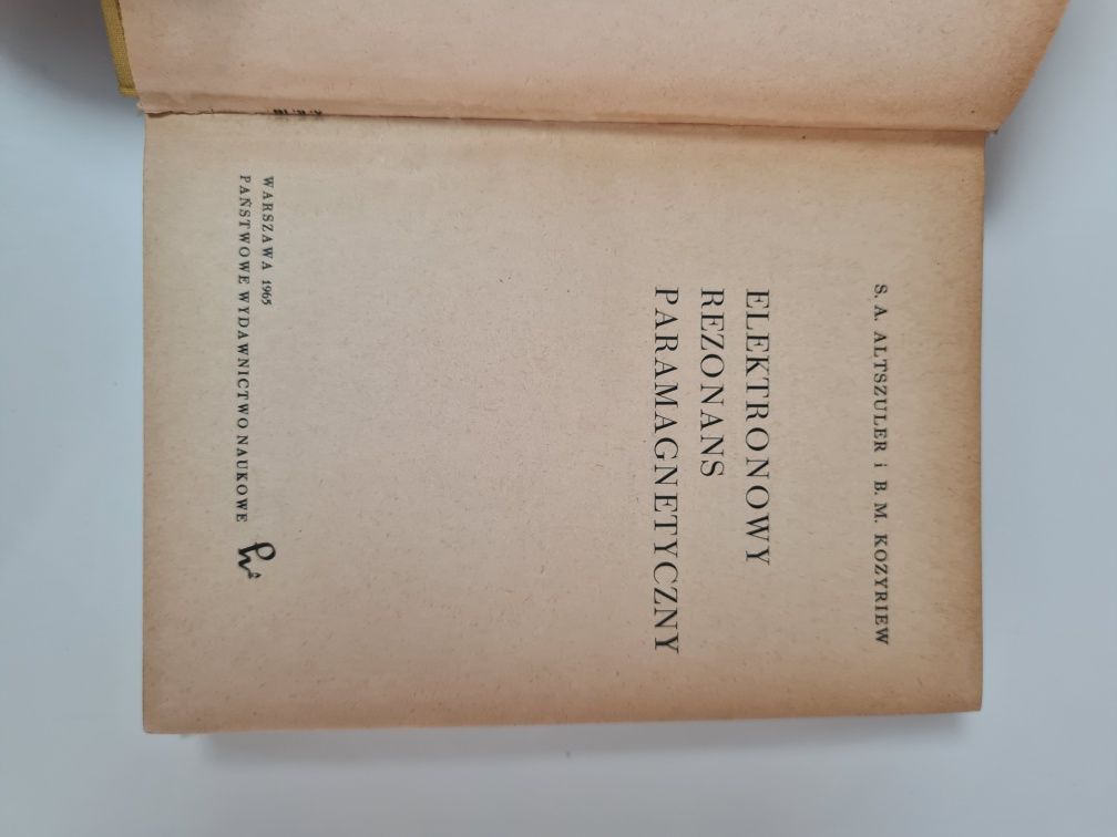 Elektronowy rezonans paramagnetyczny - S. A. Altszuler, B. M. Kozyriew
