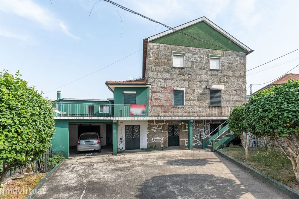 Moradia + terreno para construção em São João (Caldas de Vizela)