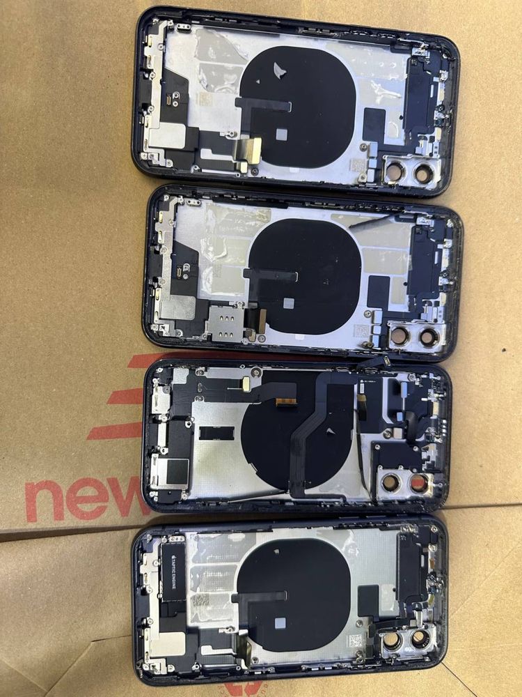 Корпус iphone 11,12 з шлейфами