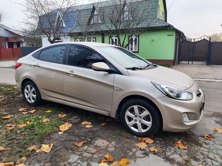 Hyundai Accent 2012 г. 1.4 газ/бенз. АКПП.Отличное состояние