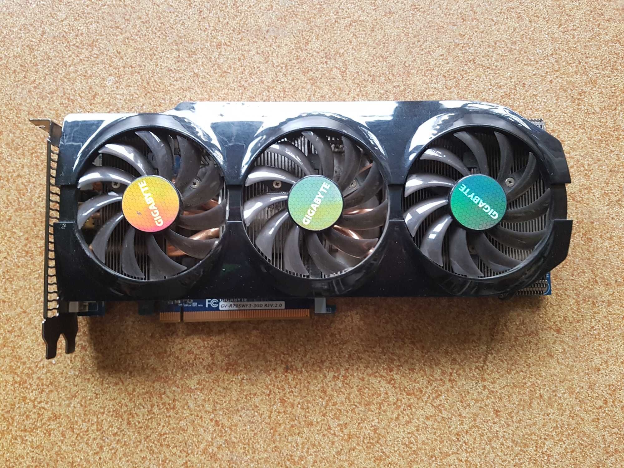 Karty graficzne na AMD Radeon R9 280 3GB DDR5 (384 Bit) rózne