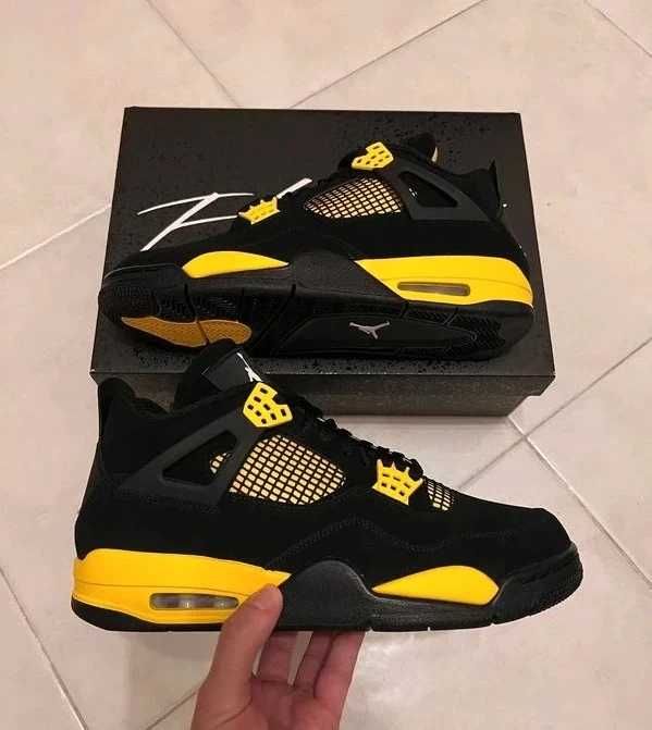 Buty sportowe Jordan_4_Retro_Thunder_R.42