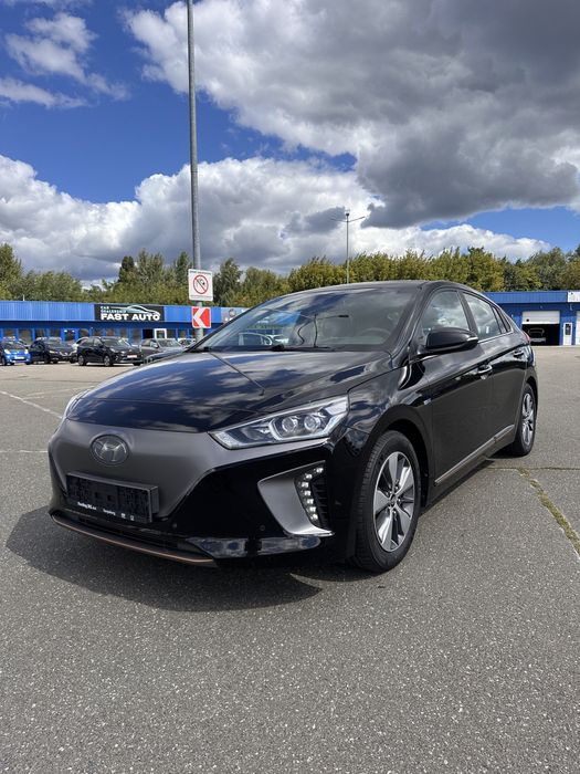 Hyundai Ionic 2017 в максимальній комплектації