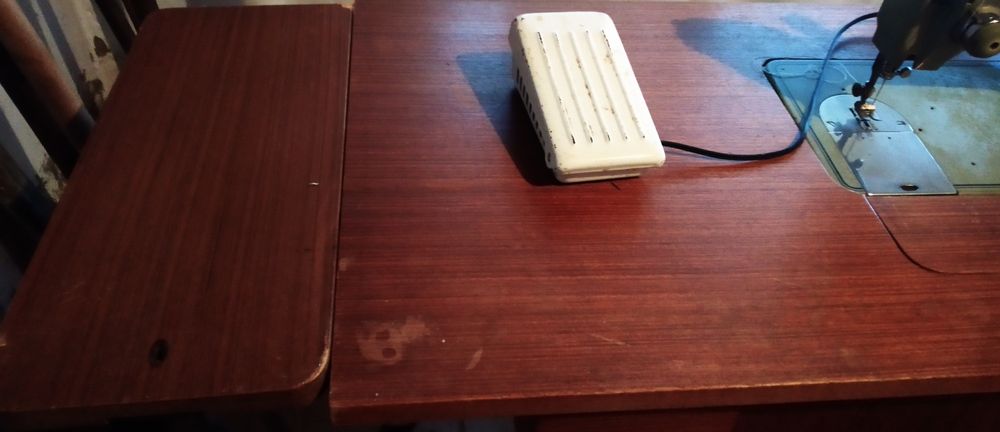 Máquina de costura Oliva eléctrica