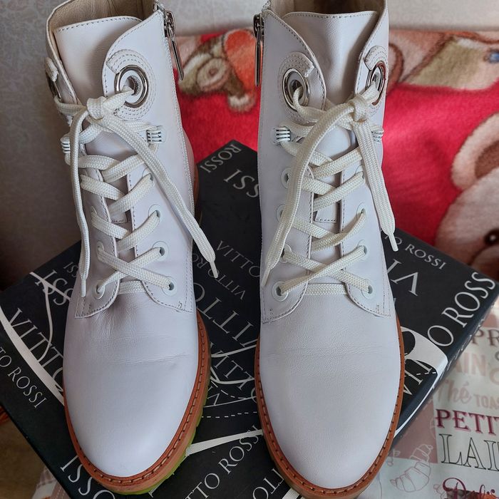 Демисезонные женские ботинки Vitto Rossi,р.39