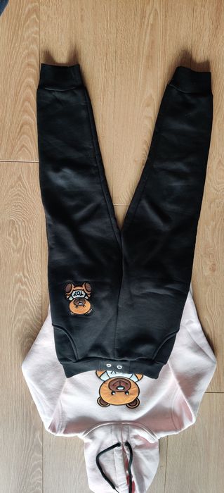 Dresy. Bluza, spodnie Moschino!