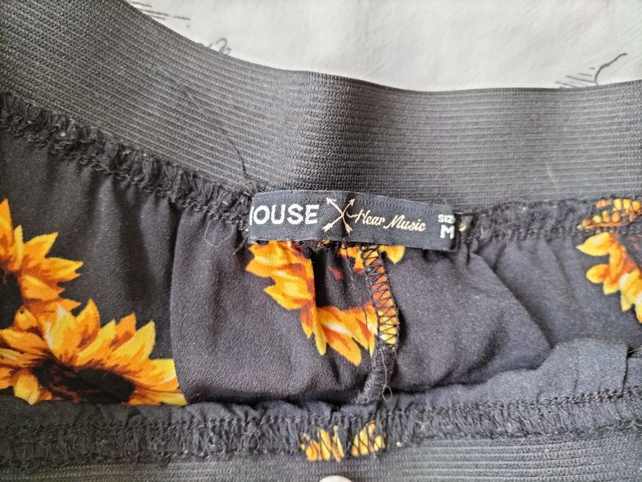 Sliczna spódnica czarna w kwiaty, słoneczniki