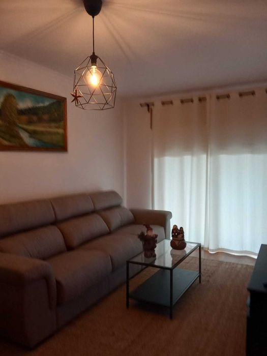 Sofa Bege Acizentado com Chaise Longue  a venda em Lavra