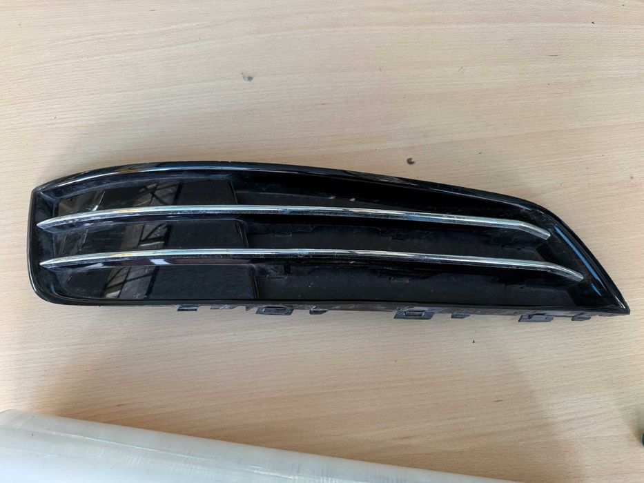 AUDI Kratka  Zderzaka Przedniego  Prawa A8 D4 FL (2013–2017)