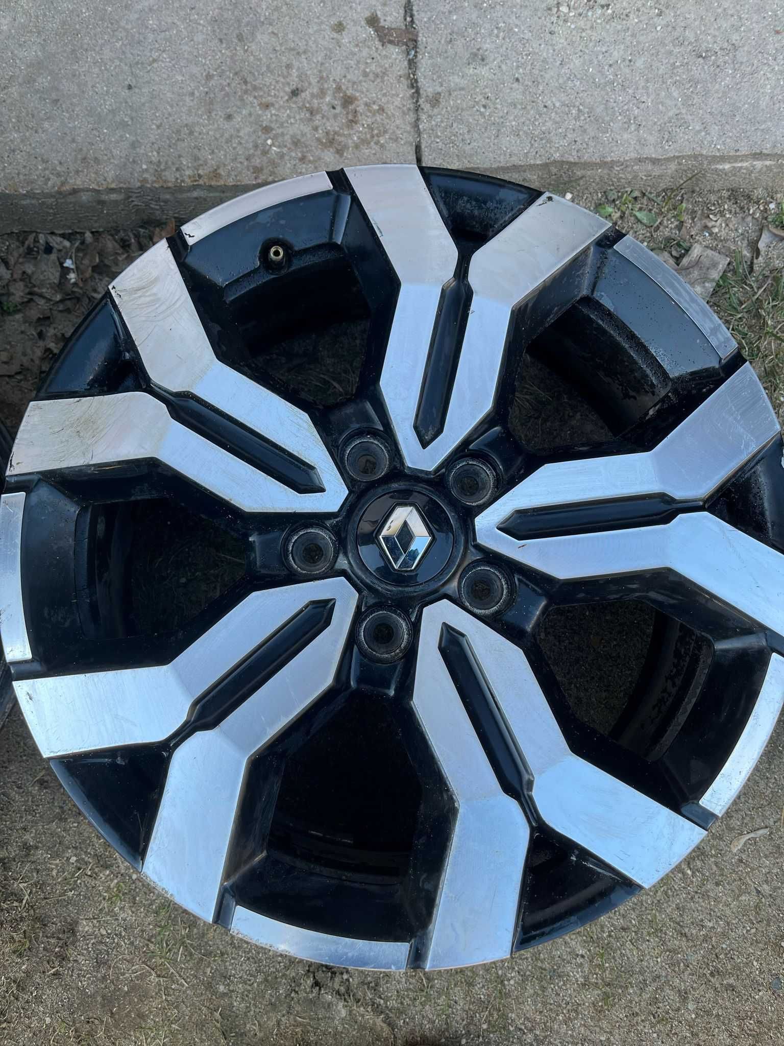 Felga 6.5" x 17" 5x114.3 ET 50 aluminiowa Dacia OE DUSTER 403.000531r