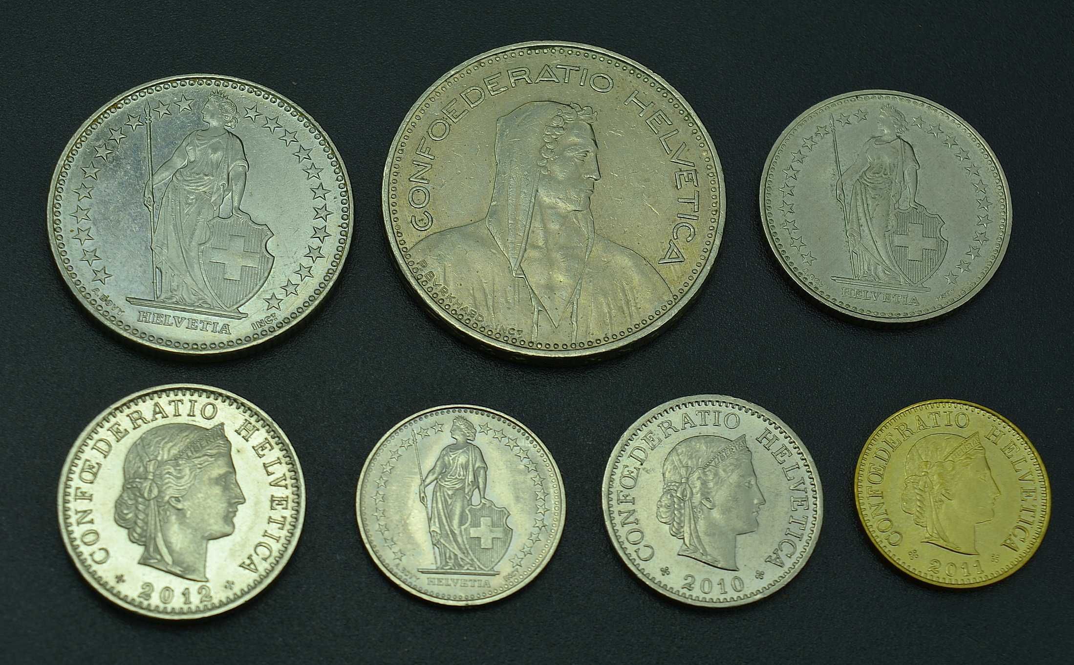 Наборы монет: Швейцария, Хорватия, Швеция