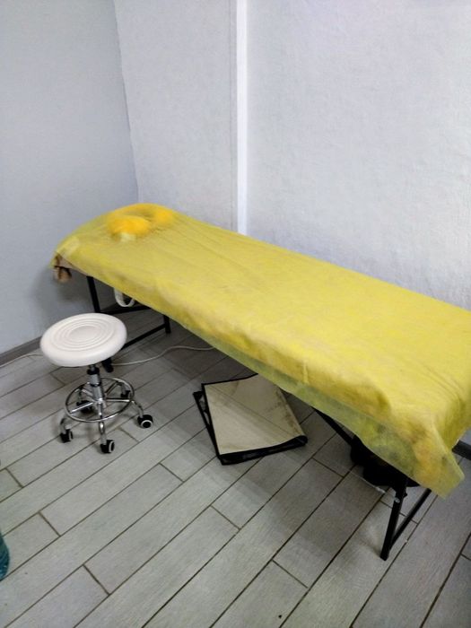Продам масажний стіл.