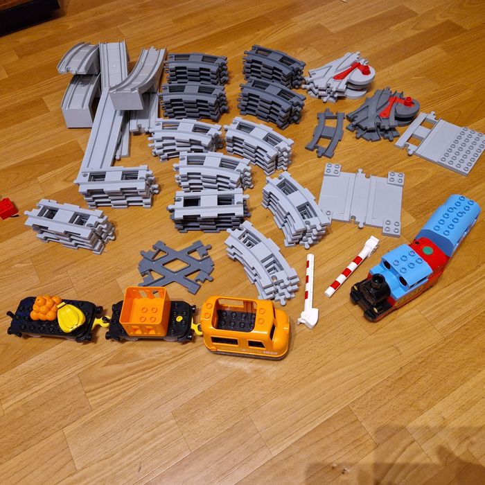 Lego duplo pociąg osobowy,towarowy,wzniesienie,,przejazdy kolejowe