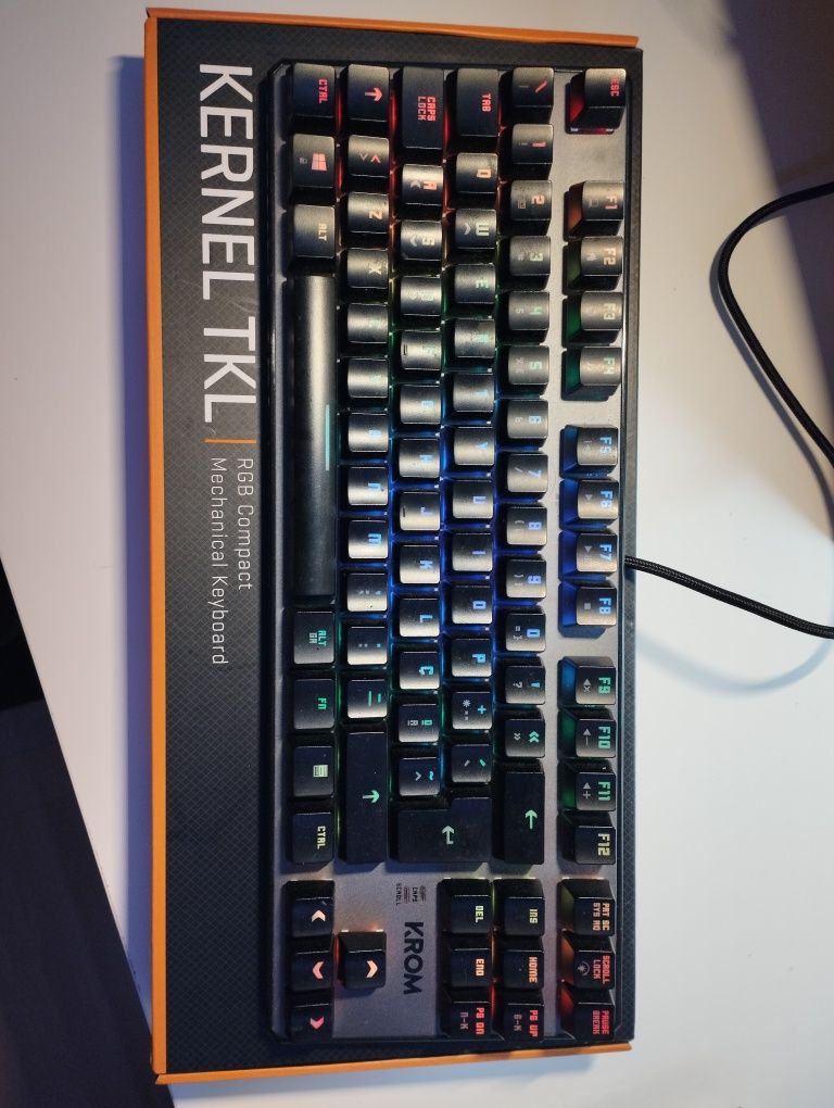 Teclado Mecânico Krom Kernel TKL RGB PT