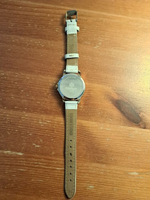 Damski zegarek | Perfect | biały pasek | skóra