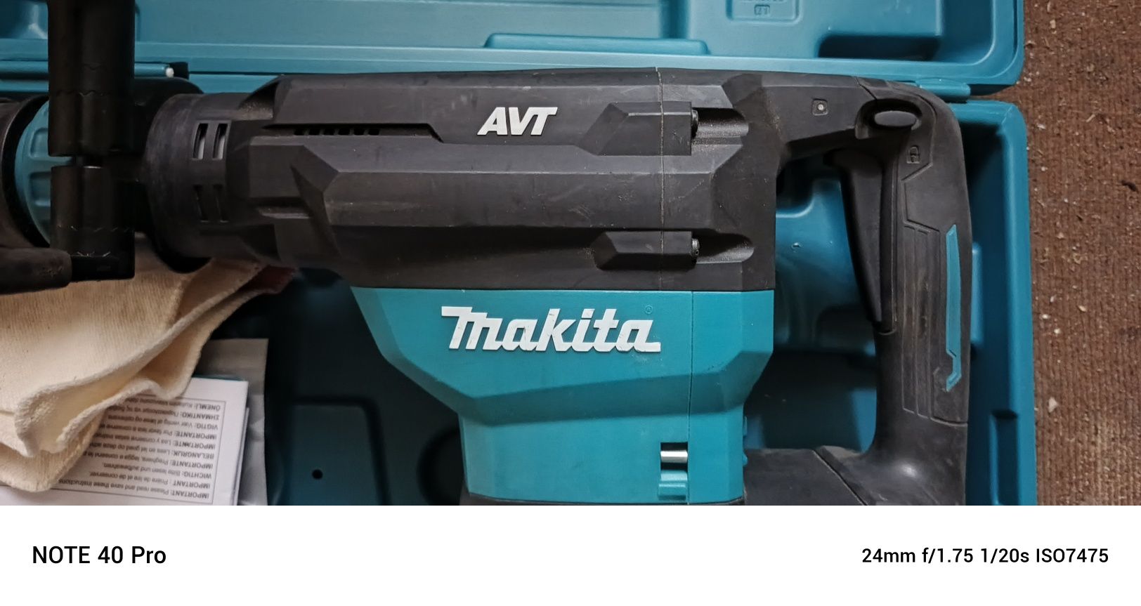 Makita młot wyburzeniowy  HM002 XGT