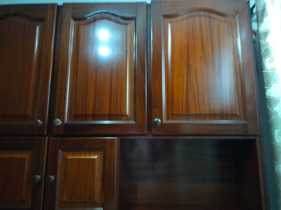 Móveis usados a precisar de pequenos reparos mas em bom estado.