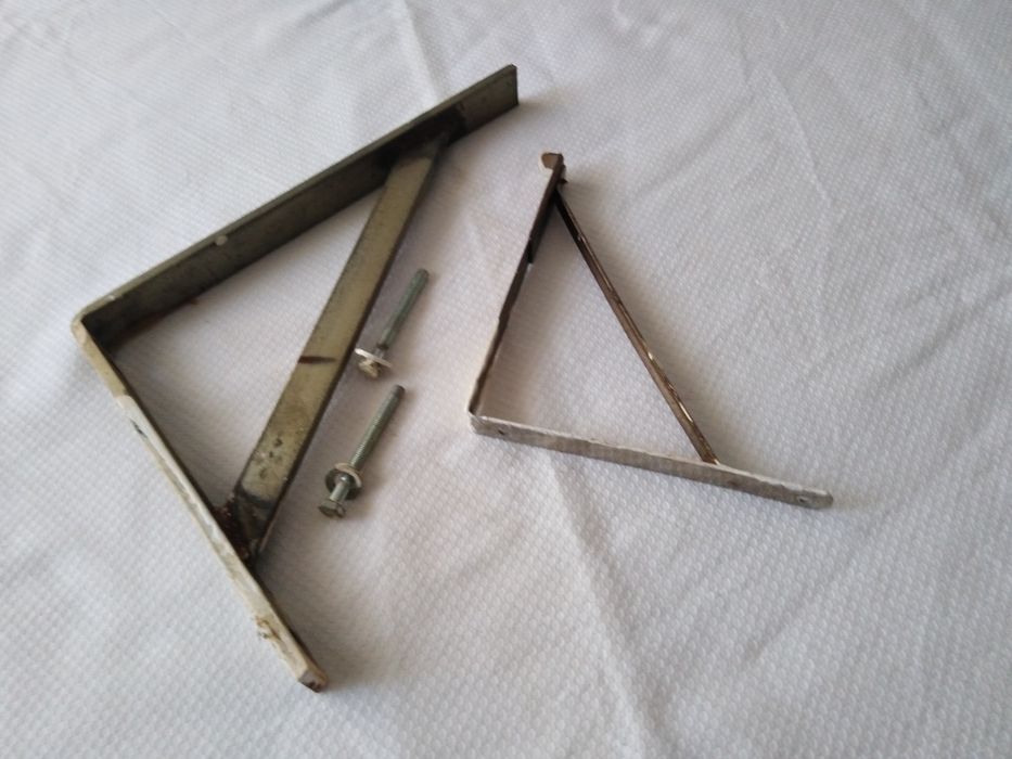 Ferragens em ferro para suporte de prateleiras