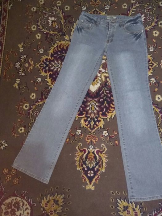 Джинсы женские в отличном состоянии