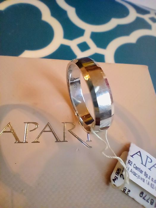 Srebrne obraczki firmy Apart