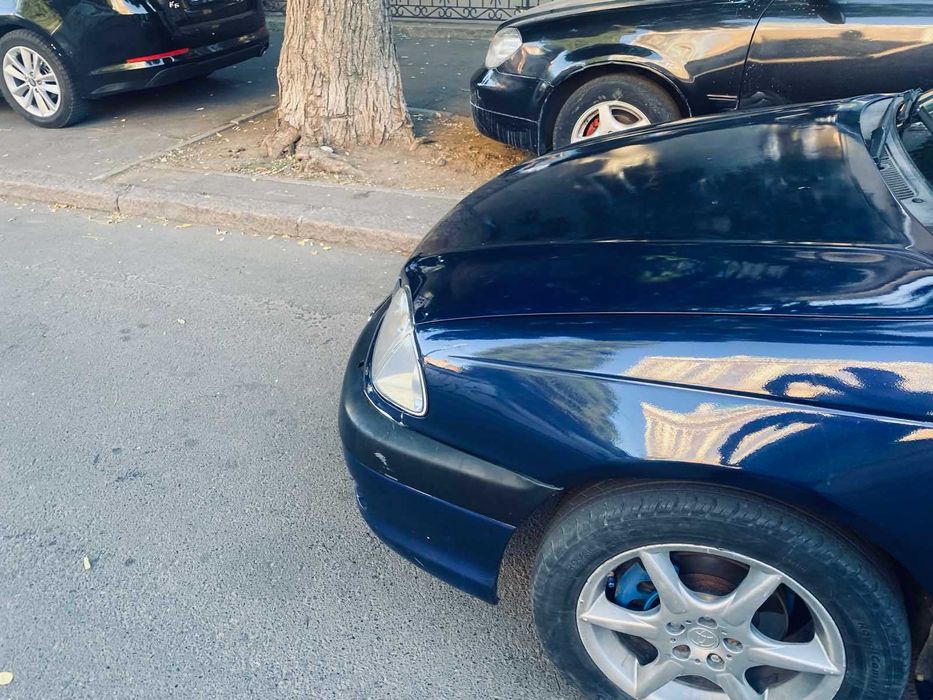 Тойота Авенсис первого поколения