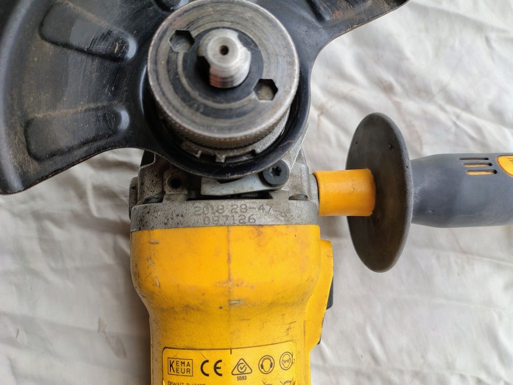Szlifierka kątowa akumulatorowa dewalt dcg405
