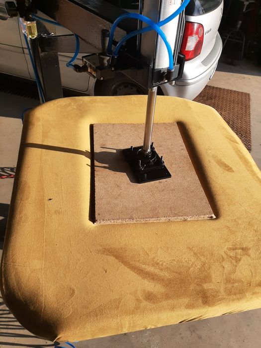 Prasa tapicerska do paneli krzeseł praska scisk pneumatyczna