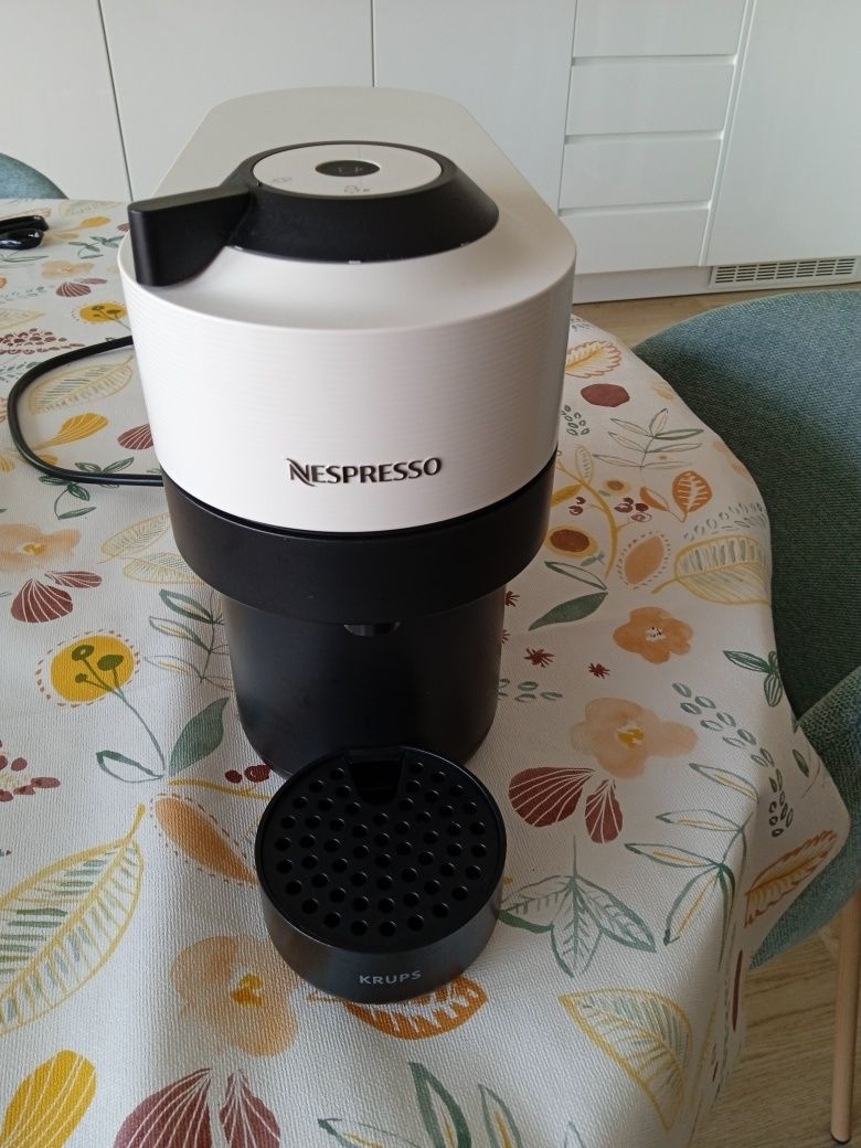 Máquina café Nespresso nova Vertuo Pop