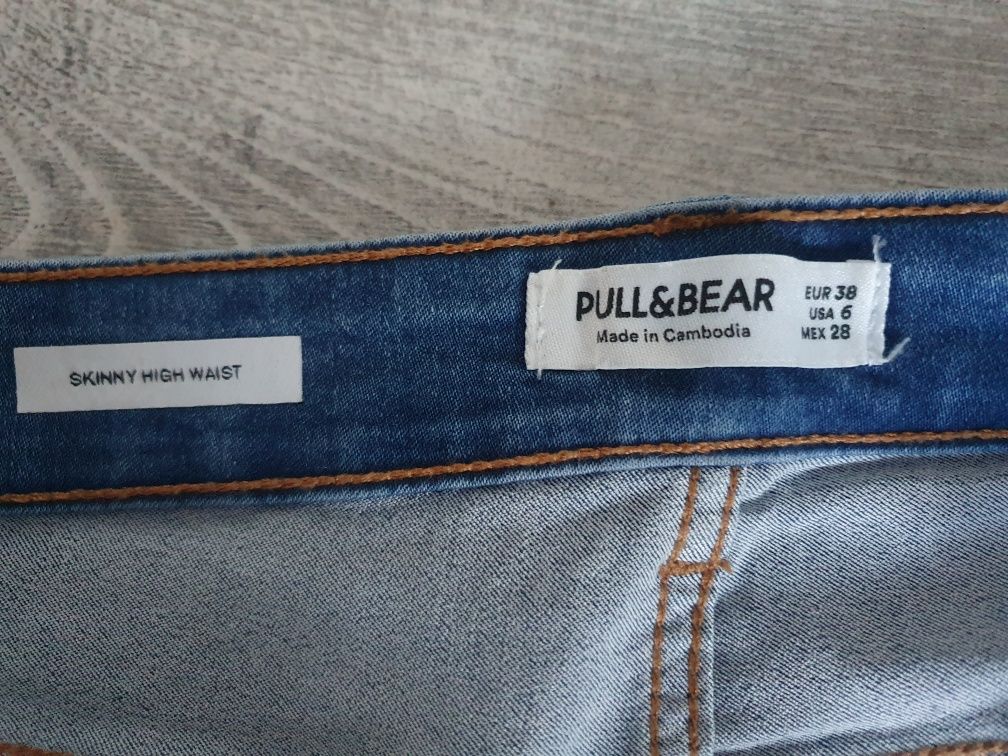 Spodnie jeansy pull&bear