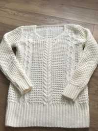 Жіночий светр, кофта