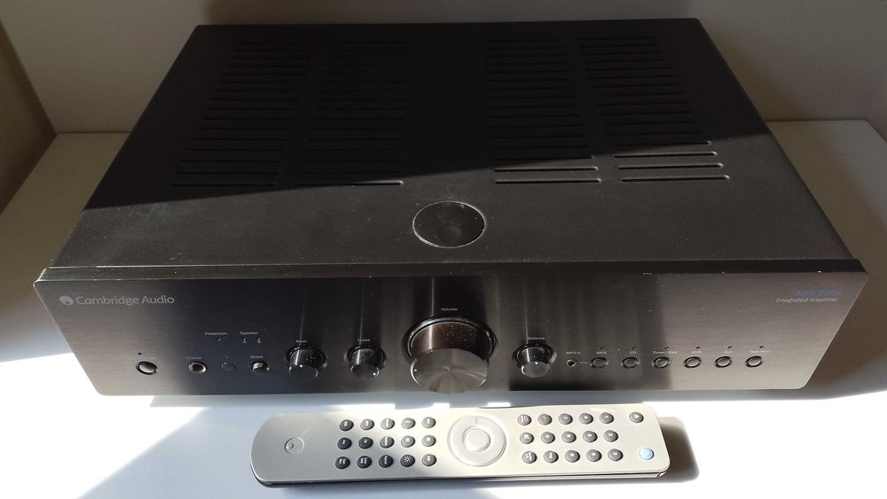 zestaw amplifier firmy Cambridge Audio + 2 kolumny Patos 400B