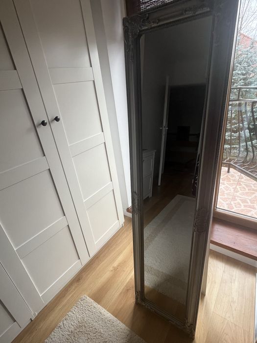 Lustro stojące ze Srebrną Ramą