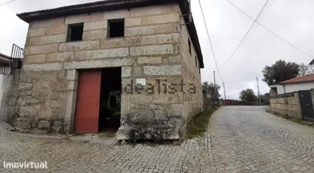 Moradia geminada à venda , Capeludos
