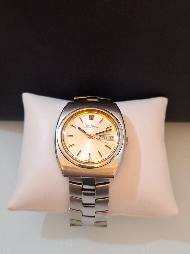 ZEGAREK OMEGA  megakwarcowy ze stali 40 mm orginalny