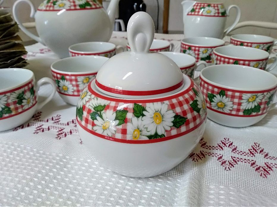 Serviço de chá, em porcelana, marca Costa Nova, modelo Galesia